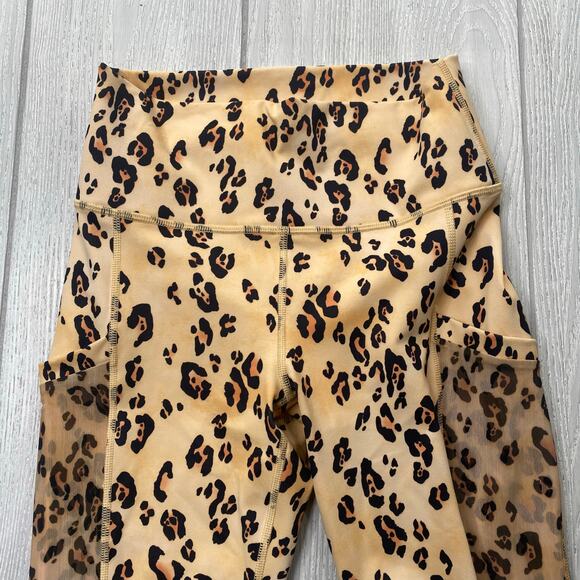 Fabletics Powerhold Women's Leopard On The Go Leggings Size Small NEW - Picture 10 of 13